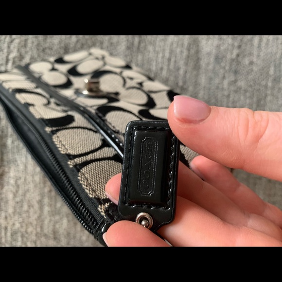 Coach wristlet - Picture 2 of 3